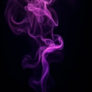 une flamme violette sur fond noir pour le nettoyage des lieux